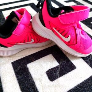 Nike shoe's 4c and cross